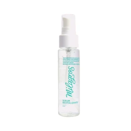 El Serum Capilar Milagros viene en un envase pequeño y práctico de 55 ml, fácil de sostener y aplicar. Su contenido es transparente, de textura ligera y no pegajosa. El producto no deja sensación grasa, por lo que es ideal para quienes buscan suavizar y revitalizar el cabello sin residuos.